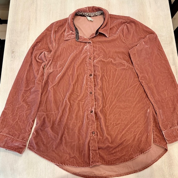 Mystree velvet button up coral, size M - Picture 1 of 2